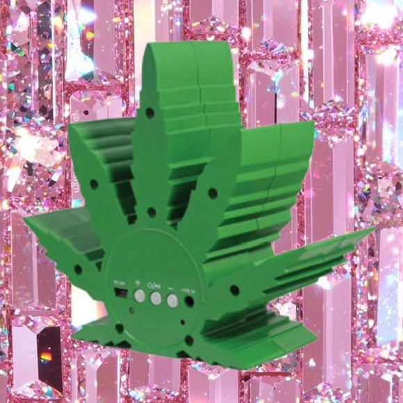 Pangea Brands PA-BT-GRN-LEAF Marijuana Bluetooth Speaker, Green - Picture 2 of 2
